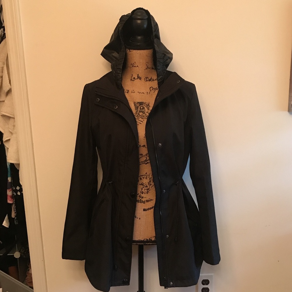 GUESS durable rain coat